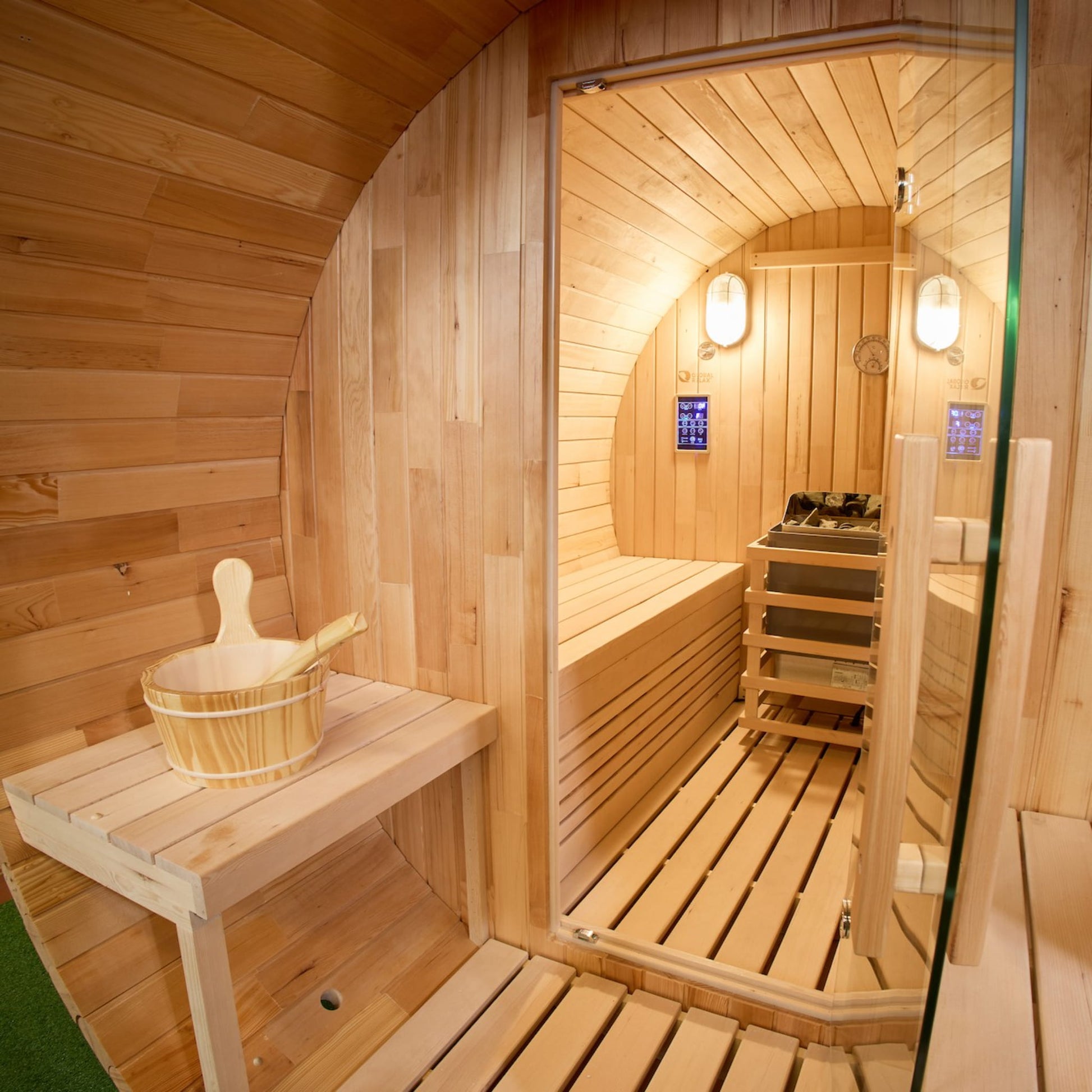 Global Relax Dharani S6 Outdoor Integral Sauna inside image